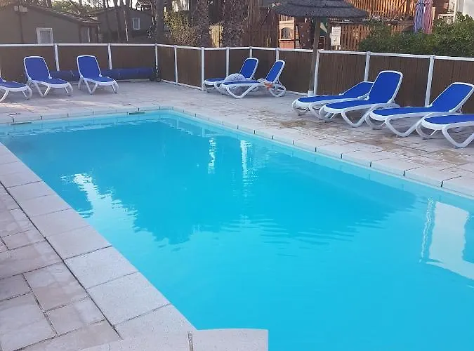 假日公园 赫特鲍尔迪公园公寓酒店 2*